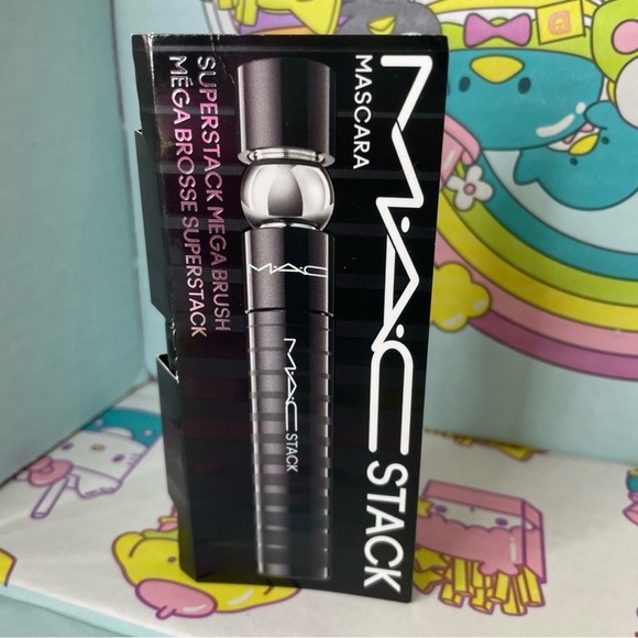 NWT (+FREE POUCH) MAC Makeup Bundle - Picture 3 of 13